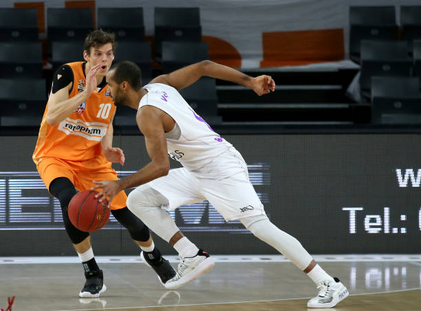 逐渐将比赛 逐渐将比赛