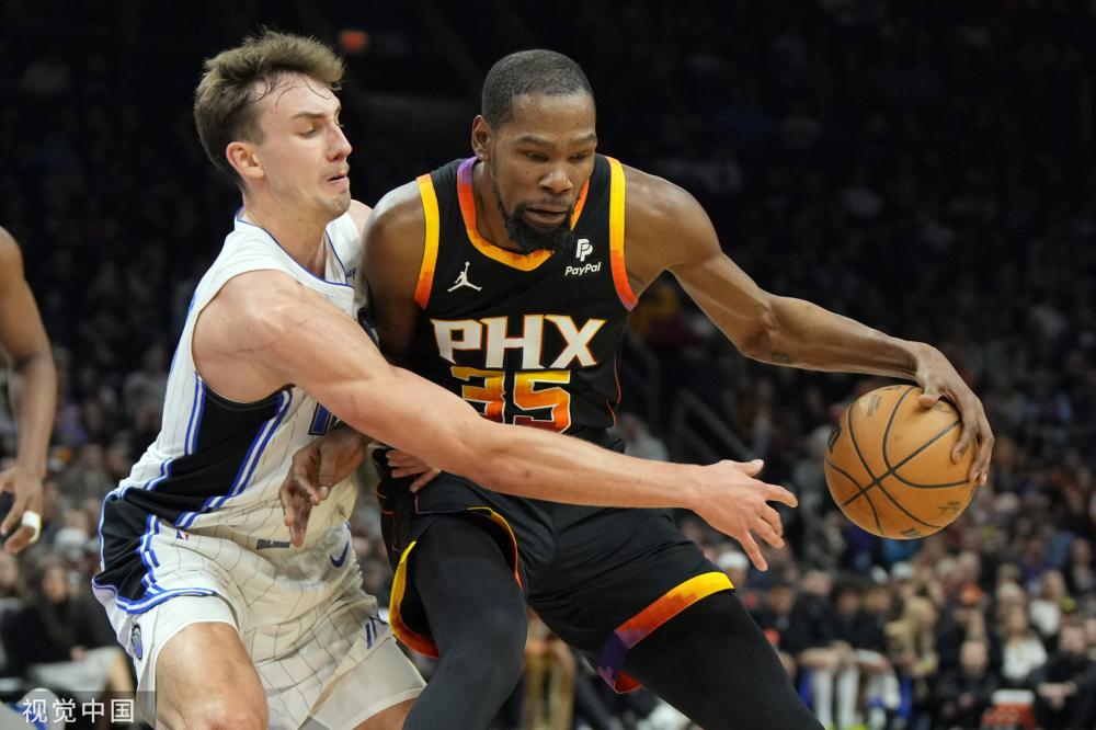 现出强大的 现出强大的