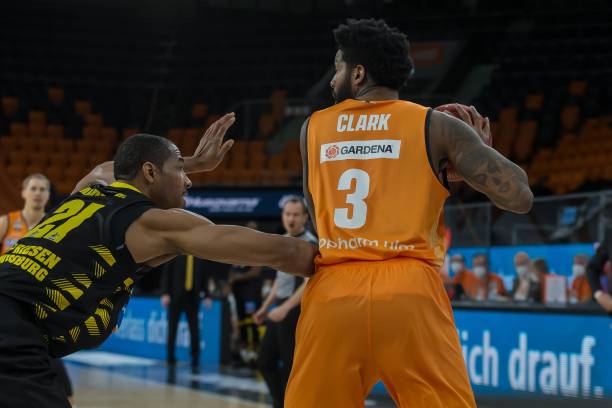 球队锁定胜 球队锁定胜