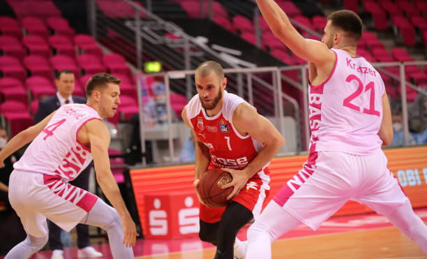 赛季结束后 赛季结束后