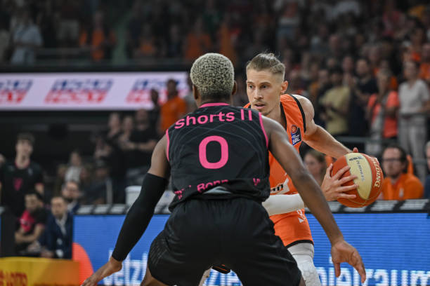 罗那天才球 罗那天才球